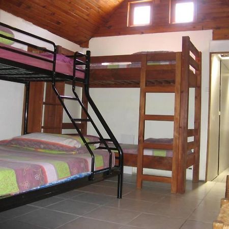 Gite Les Carillons Hostel ซีลาโอส ภายนอก รูปภาพ
