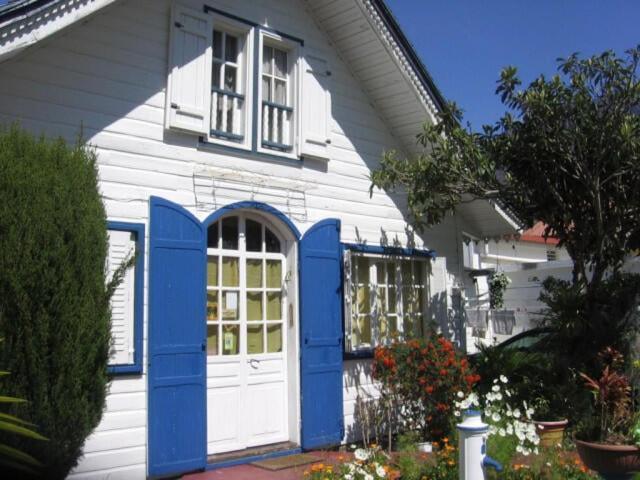 Gite Les Carillons Hostel ซีลาโอส ภายนอก รูปภาพ